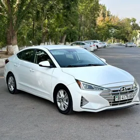 Hyundai Elantra 2019