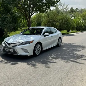 Toyota Camry 2018