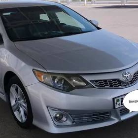 Toyota Camry 2014