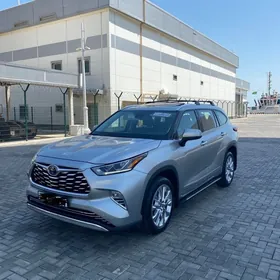 Toyota Highlander 2021