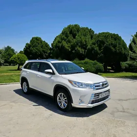 Toyota Highlander 2019