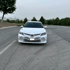 Toyota Camry 2018