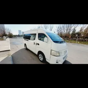 Nissan Urvan 2015