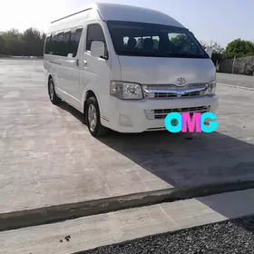 Toyota Hiace 2013