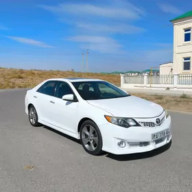 Toyota Camry 2012