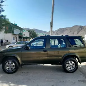 Nissan Pathfinder 1997