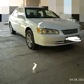 Toyota Camry 2001