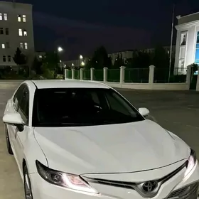 Toyota Camry 2018