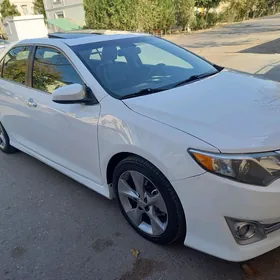 Toyota Camry 2013