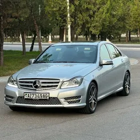 Mercedes-Benz C350 2013