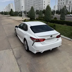 Toyota Camry 2018