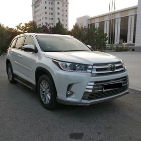 Toyota Highlander 2019