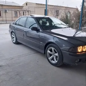 BMW E39 2001