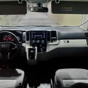 Toyota Hiace 2019