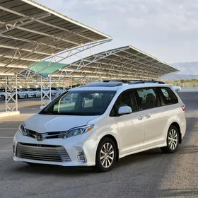 Toyota Sienna 2020