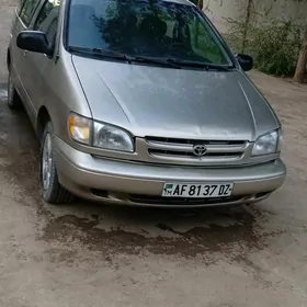 Toyota Sienna 2000