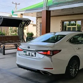 Lexus ES 350 2019