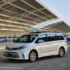 Toyota Sienna 2018