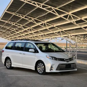 Toyota Sienna 2018