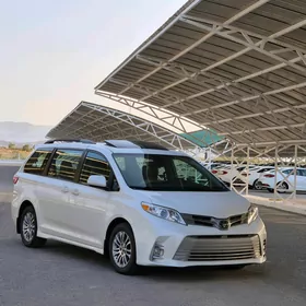 Toyota Sienna 2019