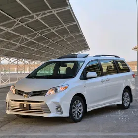 Toyota Sienna 2019