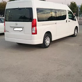 Toyota Hiace 2019