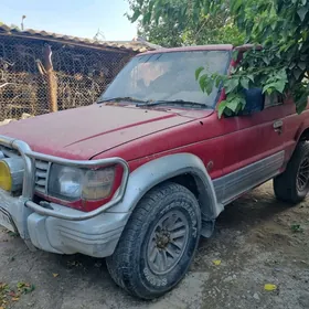 mitsubishi pajero