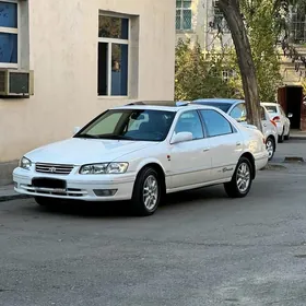 Toyota Camry 2001