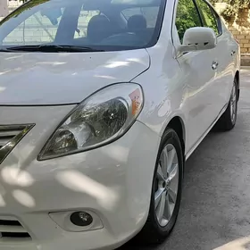 Nissan Versa 2013