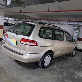 Toyota Sienna 2001