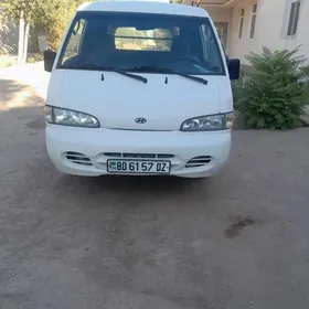 Nissan Urvan 2003