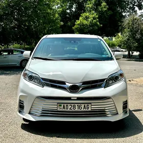 Toyota Sienna 2019