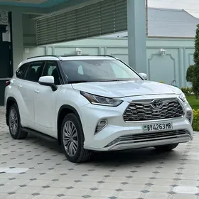 Toyota Highlander 2021