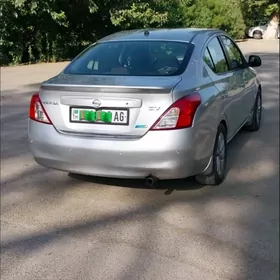 Nissan Versa 2011