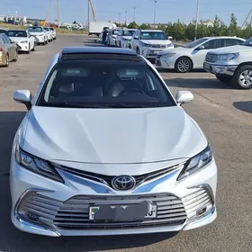 Toyota Camry 2019