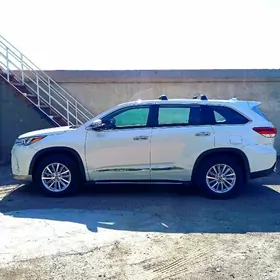 Toyota Highlander 2019