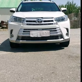 Toyota Highlander 2016