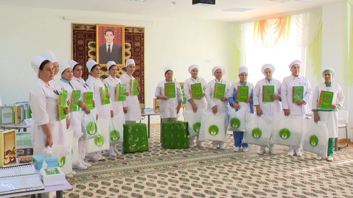 Определены лучшие медсёстры и повара детских садов Туркменистана