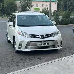 Toyota Sienna 2020