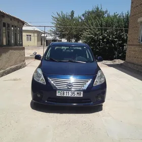 Nissan Versa 2011