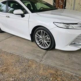 Toyota Camry 2019