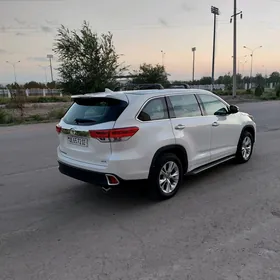 Toyota Highlander 2019