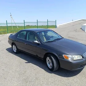 Toyota Camry 2000