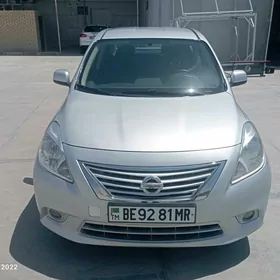 Nissan Versa 2013