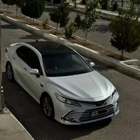 Toyota Camry 2023