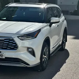 Toyota Highlander 2021