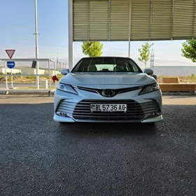 Toyota Camry 2021