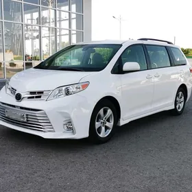 Toyota Sienna 2019