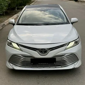 Toyota Camry 2018