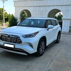 Toyota Highlander 2021